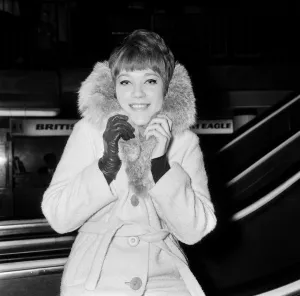 Kiki Dee, (real name Pauline Matthews) singer and songwriter from Bradford, England Kiki Dee, (real name Pauline Matthews) singer and songwriter from Bradford, England
