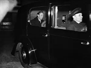 00511 Gallery: King Edward VIII Abdication crisis Duke Of York soon to be King George VI after