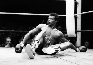 Kirkland Laing after being knocked down by a left hook from Colin Jones Kirkland Laing after being knocked down by a left hook from Colin Jones