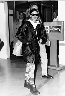 Kylie Minogue singer actress arriving at London Airport A©Mirrorpix Kylie Minogue singer actress arriving at London Airport A©Mirrorpix