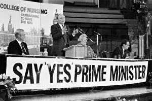 Images Dated 13th April 1988: Labour Leader Neil Kinnock campaigning to save the NHS. 13th April 1988