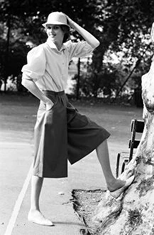 Images Dated 7th September 1981: Lady Diana look-a-like Sharon Day models Bermuda shorts