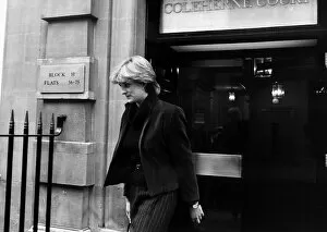 Images Dated 13th November 1980: Lady Diana Spencer Princess Diana goes shopping Dbase MSi leaving Coleherne Court