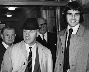 Images Dated 9th November 1972: Larry Lloyd Liverpool centre half with Liverpool manager Bill Shankly