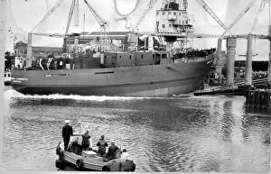 Images Dated 1st January 1976: Launch of the Miranda Guiness, last ship to be built at the Charles Hill Bristol Shipyard