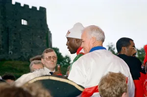 Images Dated 30th September 1993: Lennox Lewis vs. Frank Bruno at the National Stadium, Cardiff Arms Park