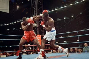 Images Dated 1st October 1993: Lennox Lewis vs. Frank Bruno at the National Stadium, Cardiff Arms Park