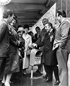 Leo Abse, who held Pontypool for Labour, chatting with some constituents Leo Abse, who held Pontypool for Labour, chatting with some constituents