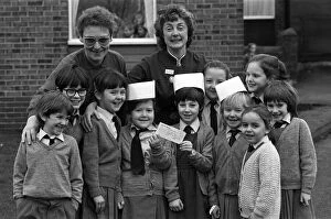 Images Dated 15th January 1988: Lepton CE school children present a cheque to the Huddersfield Royal Infirmary