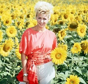 Leslie Ash actress in the French countryside dbase MSI A©mirrorpix