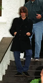 Mirror/0100to0199 00167/liam gallagher lead singer pop group oasis leaves Mirror/0100to0199 00167/liam gallagher lead singer pop group oasis leaves