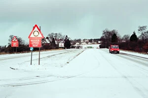 Images Dated 28th February 1993: Light traffic on road as cold snap hits Ormesby Bank, Middlesbrough, 28th February 1993
