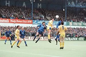 Images Dated 17th February 1990: Littlewoods Cup. Oldham Athletic 2-2 Everton 17th February 1990