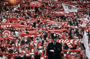 Liverpool fans FA Cup final 1971 Arsenal Liverpool football supporters waving scarves Liverpool fans FA Cup final 1971 Arsenal Liverpool football supporters waving scarves