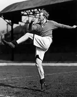 Liverpool footballer Albert Stubbins in action during a training session. Circa 1947 Liverpool footballer Albert Stubbins in action during a training session. Circa 1947