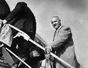 Images Dated 24th October 1973: Liverpool manager Bill Shankly boards the plane at Speke Airport