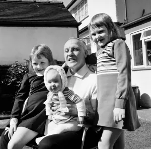 Liverpool manager Bill Shankly relaxing at home with family. 29th April 1973 Liverpool manager Bill Shankly relaxing at home with family. 29th April 1973