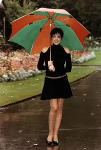 Liza Minnelli Singer is one of the heads in the cast of Steeping Out Liza Minnelli Singer is one of the heads in the cast of Steeping Out