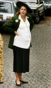 Liza Tarbuck Actress stars in ITV series 'Watching' Liza Tarbuck Actress stars in ITV series 'Watching'