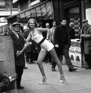 A London flower seller says it with flowers when he met model Christine Donna A London flower seller says it with flowers when he met model Christine Donna