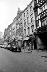 London: Soho Street Scenes. PM 81-01700-005 London: Soho Street Scenes. PM 81-01700-005