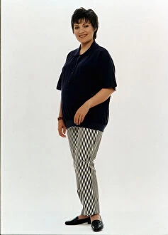 Images Dated 1st May 1994: Lorraine Kelly TV Presenter posing whilst pregnant