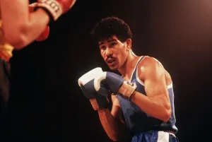 Louis Antuna fighting Paul Dolan Scottish boxer March 1988 Louis Antuna fighting Paul Dolan Scottish boxer March 1988