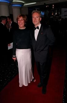 Images Dated 20th August 1998: Lynda Bellingham Actress August 98 With unidentified man at the premiere of