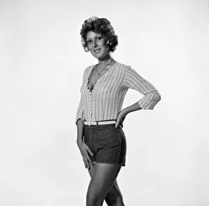 Lynda Bellingham, actress and model, studio pix, 9th July 1976