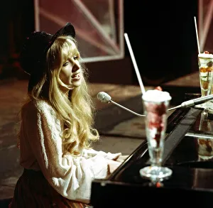Lyndsey DePaul seen here in rehearsals at the Coventry studios of Top of the Pops Lyndsey DePaul seen here in rehearsals at the Coventry studios of Top of the Pops