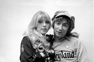 Mirror/0000to0099 00052/lynsey paul barry blue january 1975 75 00607 002 Mirror/0000to0099 00052/lynsey paul barry blue january 1975 75 00607 002