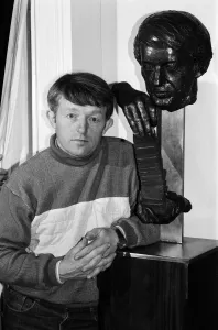 00916 Gallery: Magician Paul Daniels. 1985