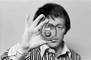 00916 Gallery: Magician Paul Daniels with a crystal ball. 1st February 1978