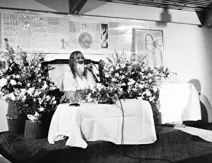 Mirror/0100to0199 00159/maharishi mahesh yogi press conference royal Mirror/0100to0199 00159/maharishi mahesh yogi press conference royal
