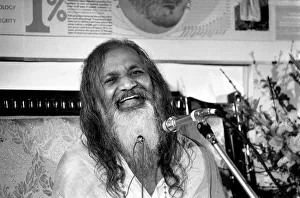 Maharishi is back in Town. March 1975 75-01534-002 Maharishi Mahesh Yogi - founder of Maharishi is back in Town. March 1975 75-01534-002 Maharishi Mahesh Yogi - founder of