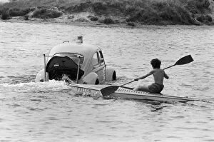 Images Dated 27th May 1973: Malcolm Buchanan and Bill Helmeage who have spent the last month making a VW watertight