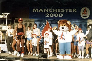 Images Dated 23rd September 1993: Manchester 2000 Olympic Bid, Crowds await official announcement on who will be hosting