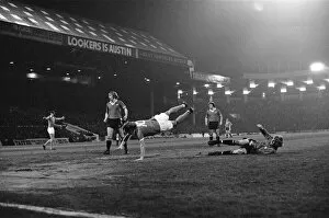 Images Dated 12th November 1975: Manchester City v Manchester United, final score 4-0 to Manchester City