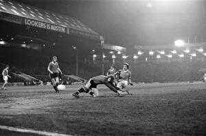 Images Dated 12th November 1975: Manchester City v Manchester United, final score 4-0 to Manchester City