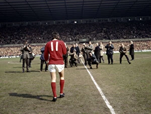Award Ceremonies Gallery: Manchester United footballer George Best faced by photographers