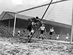 Core61 Gallery: Manchester United inside right leaps to a shot from Edwards which is saved by Reading