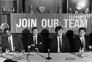 00468 Gallery: Manchester United manager Alex Ferguson joined by chairman Martin Edwards unveils his new