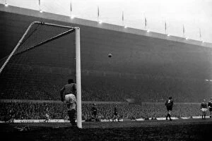 Images Dated 2nd January 1971: Manchester United v. Middlesbrough. F.A. Cup 3rd round. January 1971 71-00067-001