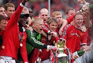 Images Dated 16th May 1999: Manchester United v Tottenham Hotspur Mauy 1999 Manchester United team celebrate