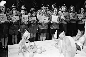 Images Dated 1st January 1974: Marathon carol singers, in the Cleveland. Middlesbrough, North Yorkshire, 1974