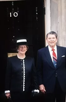 Images Dated 2nd June 1988: Margaret Thatcher Conservative British Prime Minister with Ronald Regan outside No 10