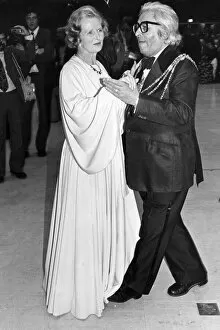Images Dated 1st October 1978: Margaret Thatcher dancing with Mayor of Brighton at Conservative party conference