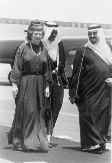 MARGARET THATCHER IS MET BY PRINCE FAHD AT RIYADH AIRPORT IN SAUDI ARABIA - APRIL 1981 MARGARET THATCHER IS MET BY PRINCE FAHD AT RIYADH AIRPORT IN SAUDI ARABIA - APRIL 1981