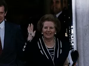 Margaret Thatcher outside Number 10 Downing Street waving November 1990