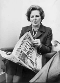 Images Dated 10th April 1979: MARGARET THATCHER READS THE DAILY EXPRESS - 10TH APRIL 1979